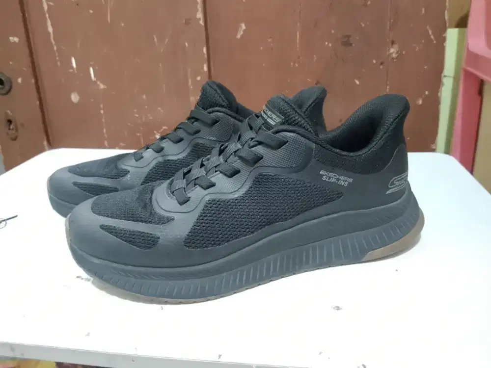 Sepatu Skechers slip in bobs squad 4