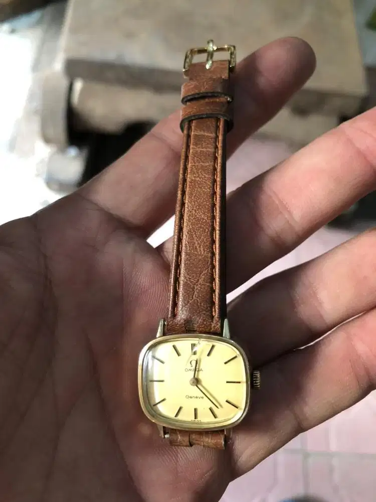 Jam tangan omega manual winding original ( cewek )