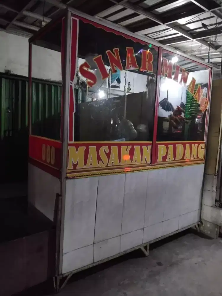 Etalase nasi padang
