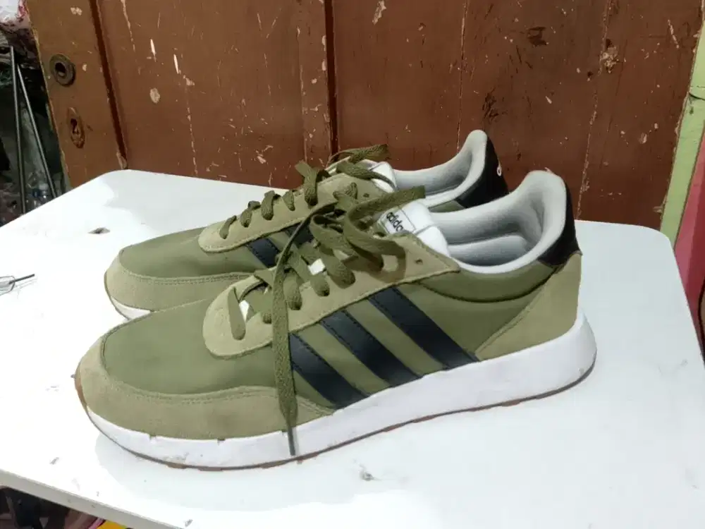 Sepatu Adidas run 60s