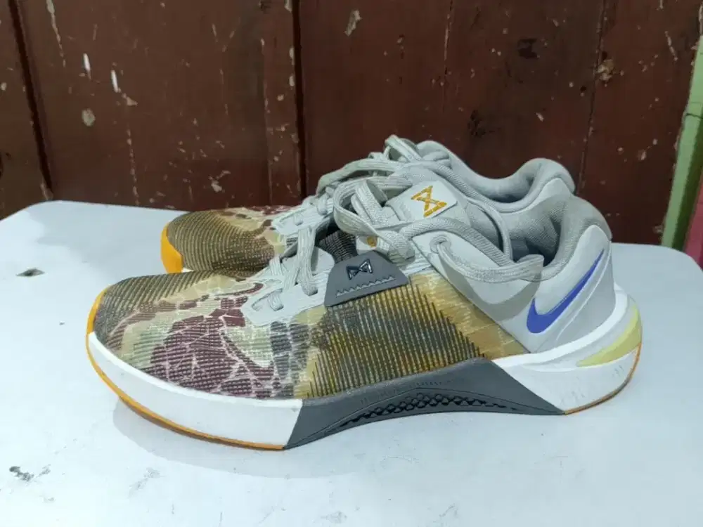Sepatu Nike metcon 10 amp