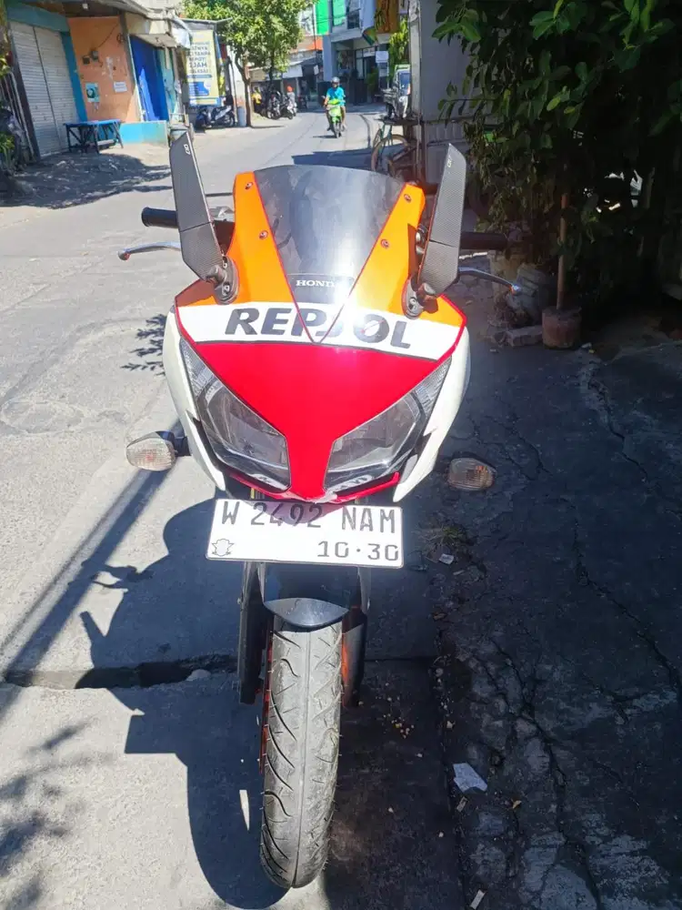 UD ENY MOTOR - Honda CBR 150 thn 2015