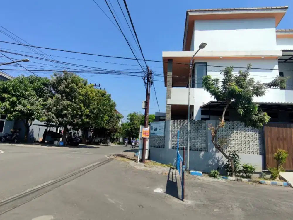 dijual RUMAH POJOK STRATEGIS UNTUK USAHA KANTOR, TOKO dan KOS-KOSAN