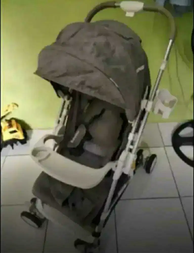 Stroller baby does