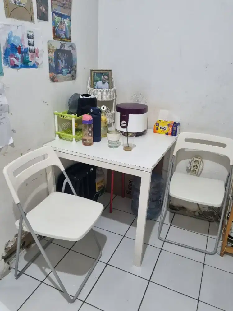 Meja dan kursi makan ikea