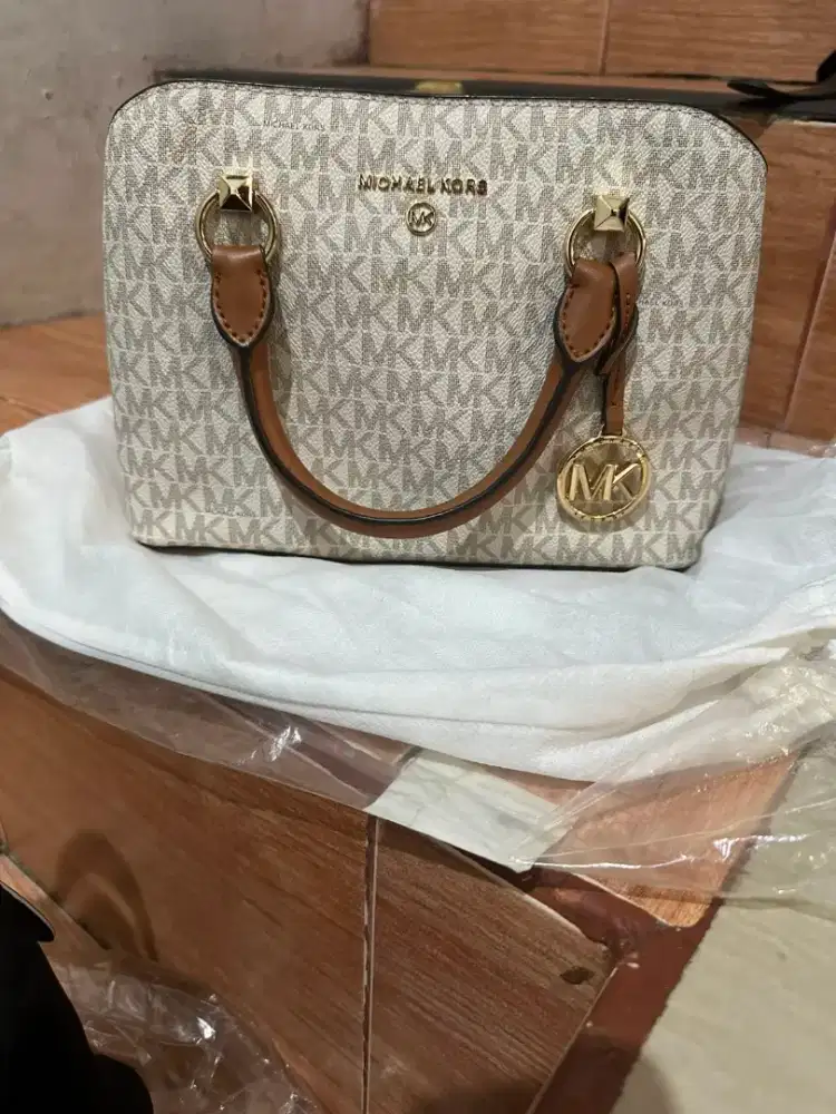 Di jual tas Michael kors