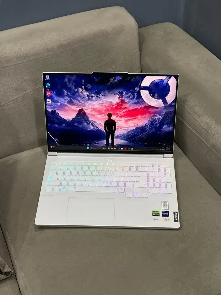 LENOVO LEGION 7 16IRX9 Garansi ON Sampai September 2027