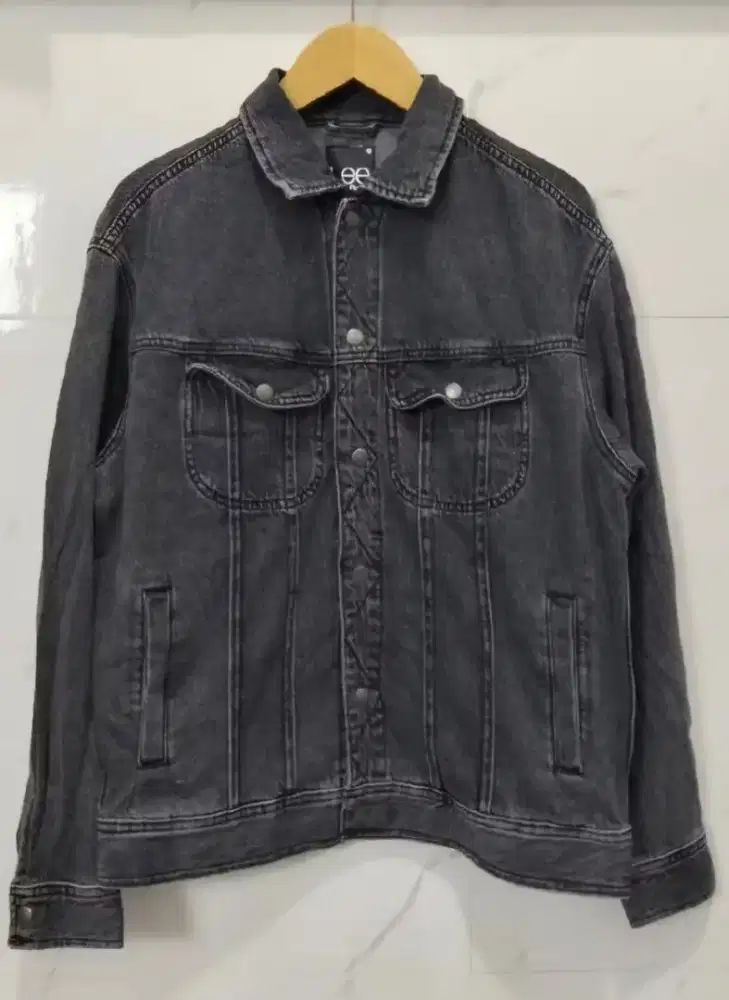 Jacket jeans /jaket denim trucker  Lee original store ..new/baru..uk L