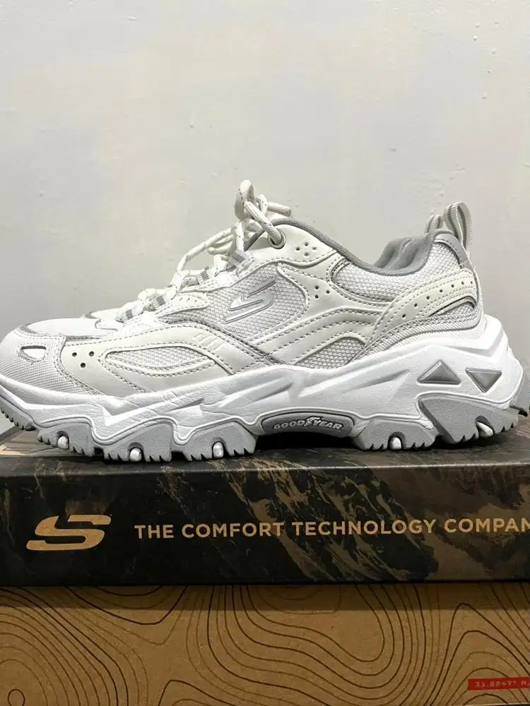 Skechers D'Lites Hiker Women's Lifestyle Shoes - White