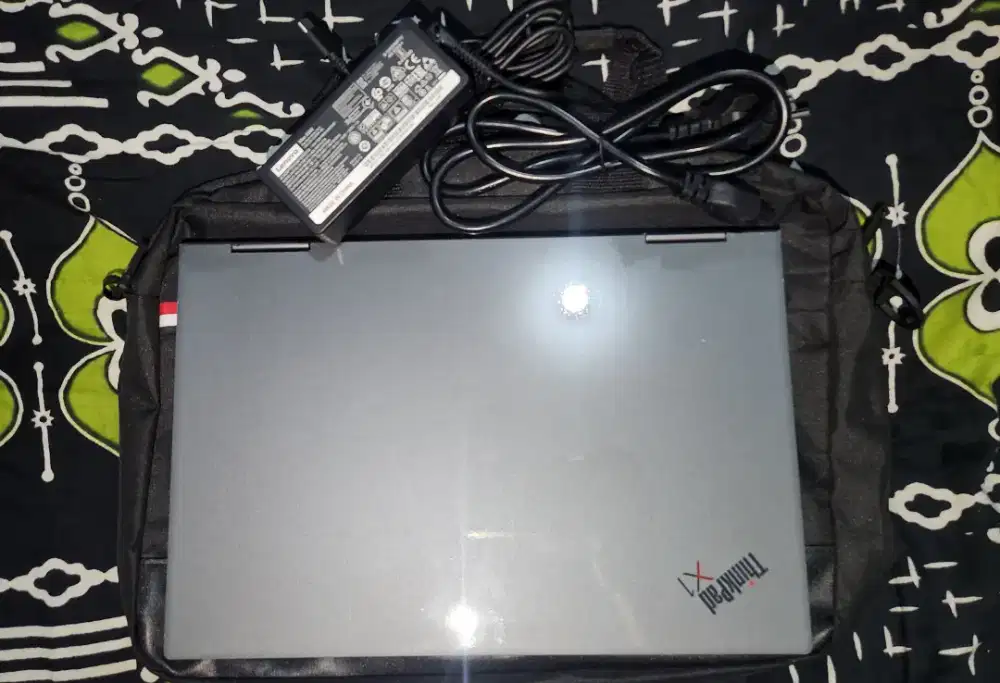 Laptop Lenovo Thinkpad X1 Yoga Gen 5 (intel Core i5 Generasi 10)
