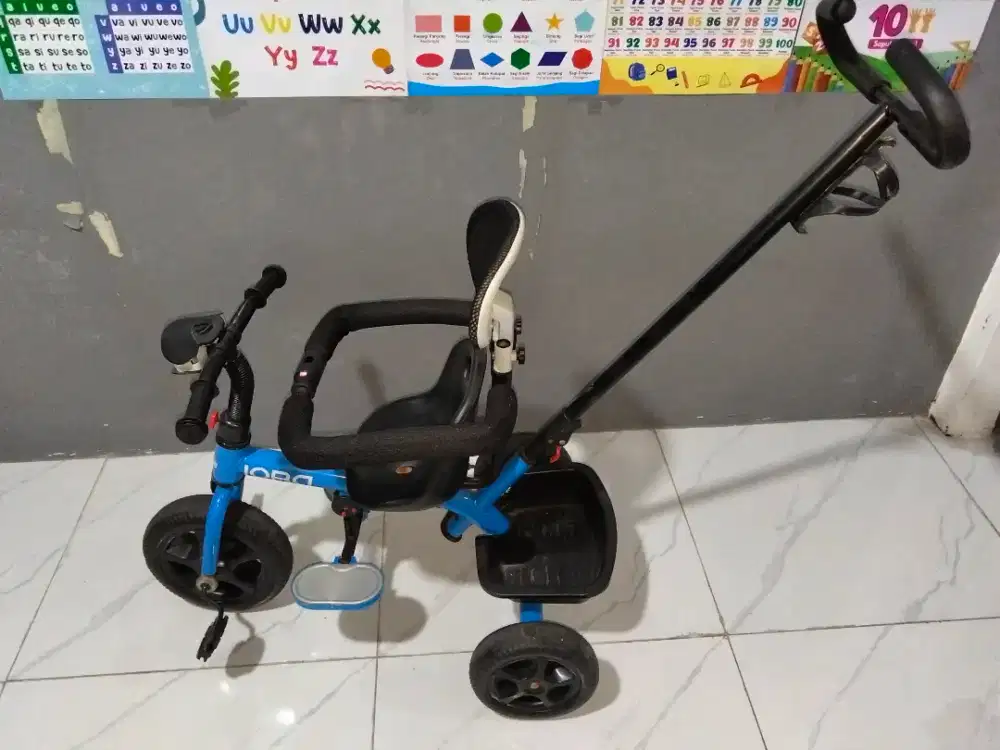 Sepeda dorong anak