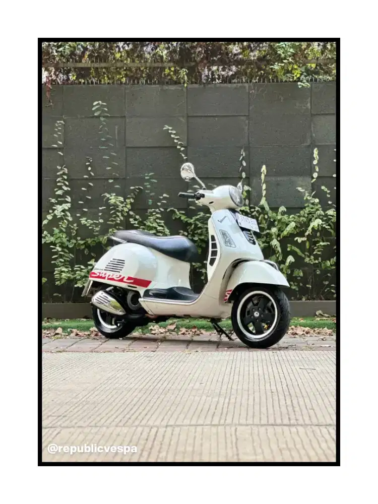 DIJUAL PIAGGIO VESPA GTS 150 3V THN 2014 PERFECT CONDITION