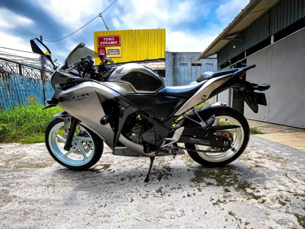 Honda CBR 250 CBU 2012