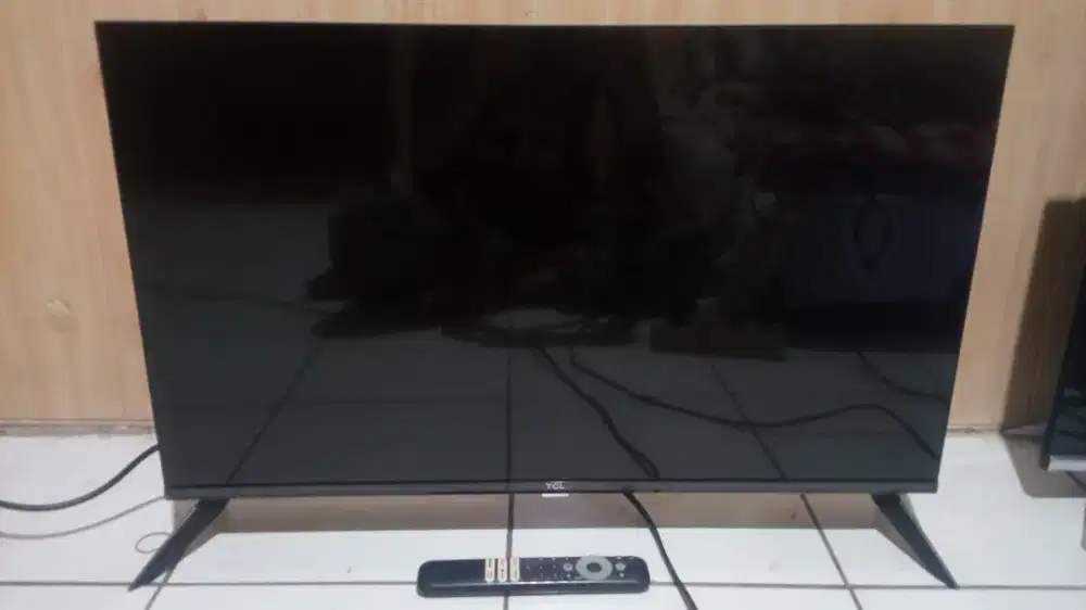 Tv led tcl android digital 32inchi likenew