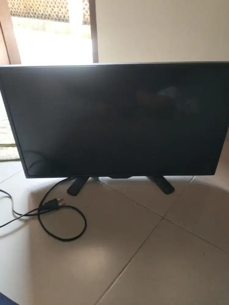 Tv LED Shrap 24