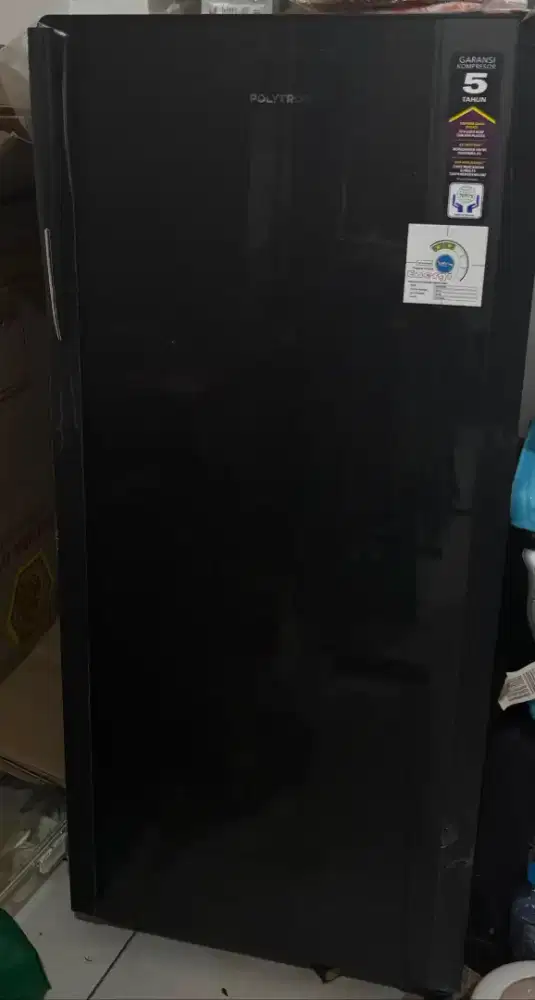Kulkas polytron 1 pintu 180L