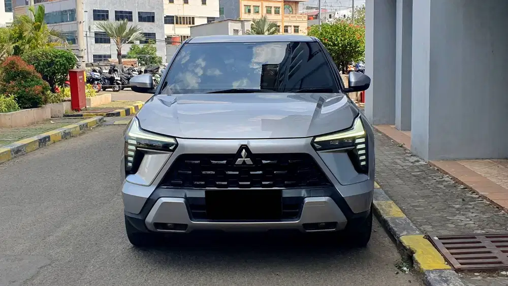 Mitsubishi XForce X Force Ultimate 1.5 AT Silver 2023 Like New Low KM