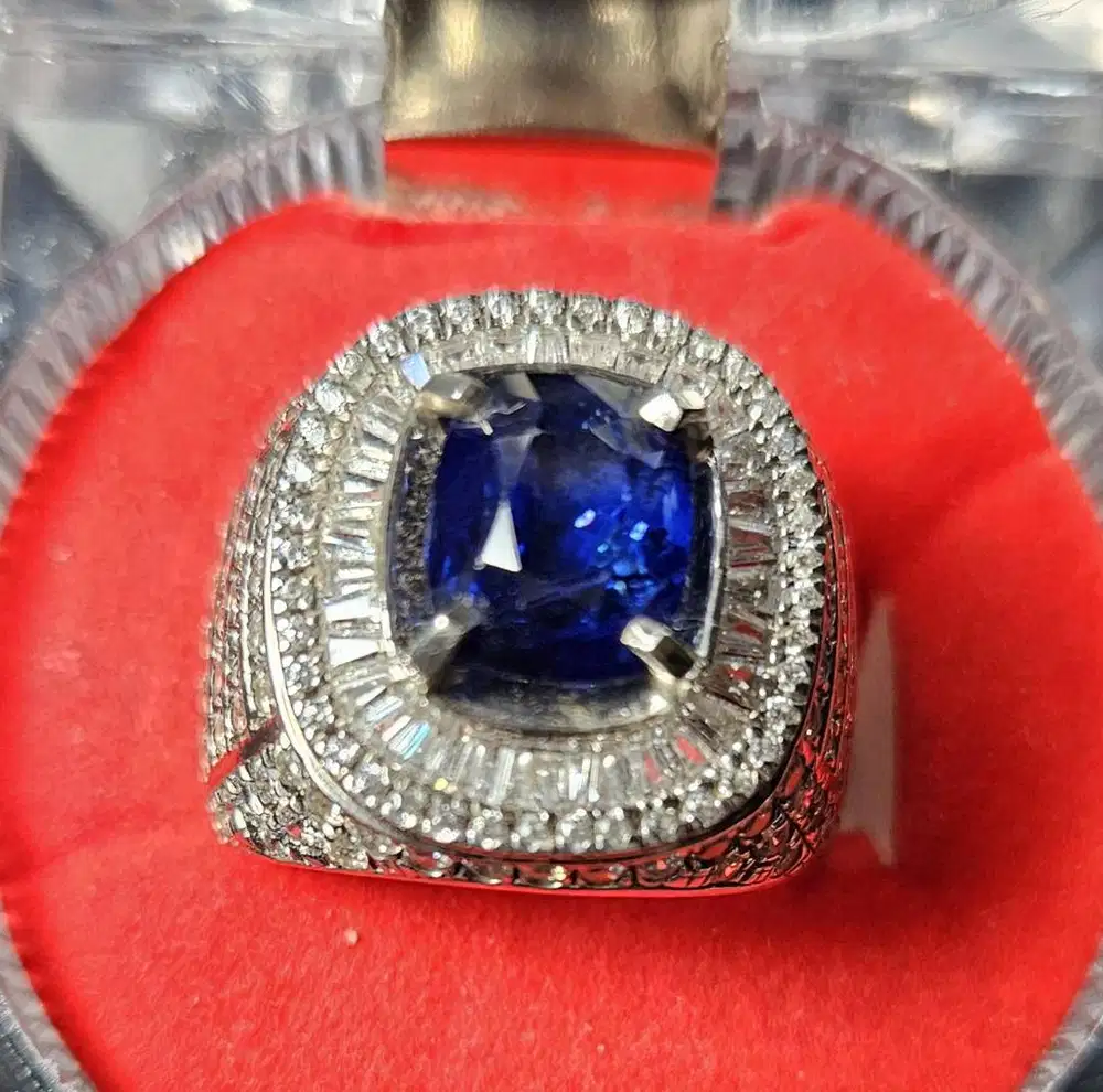 Cincin Perak Pria Vivid Royal Blue Sapphire Sri Lanka