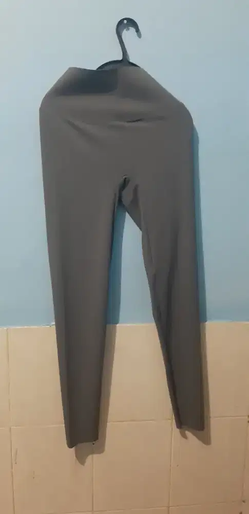 Celana leging olahraga