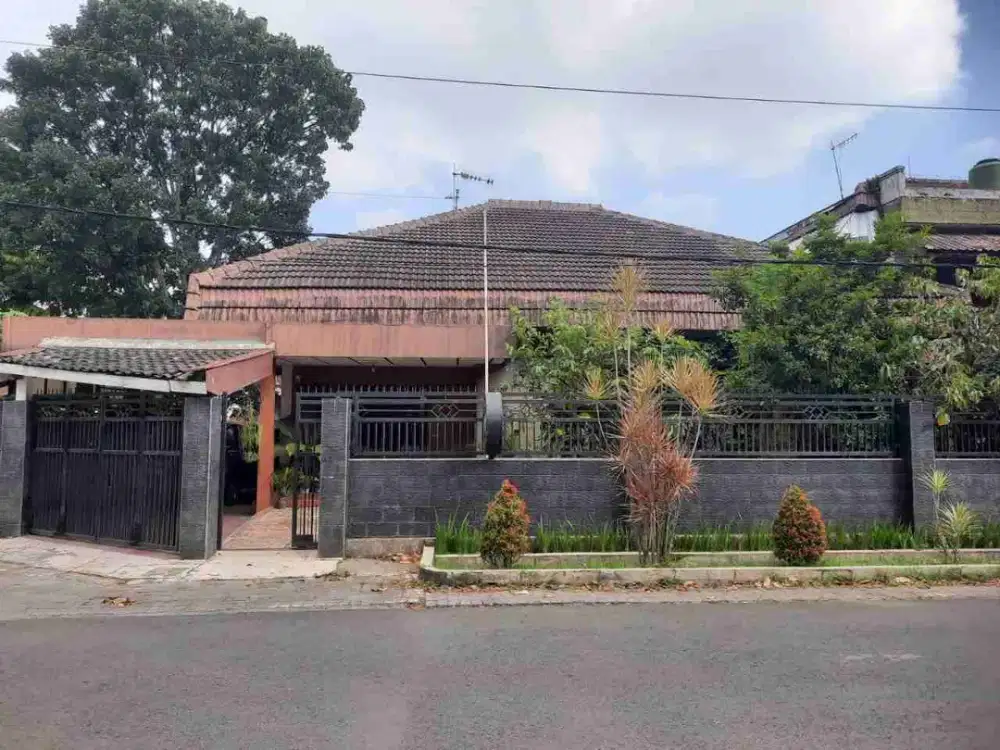 Dijual Rumah Vintage Plus Kost Dekat Kampus UB, Malang