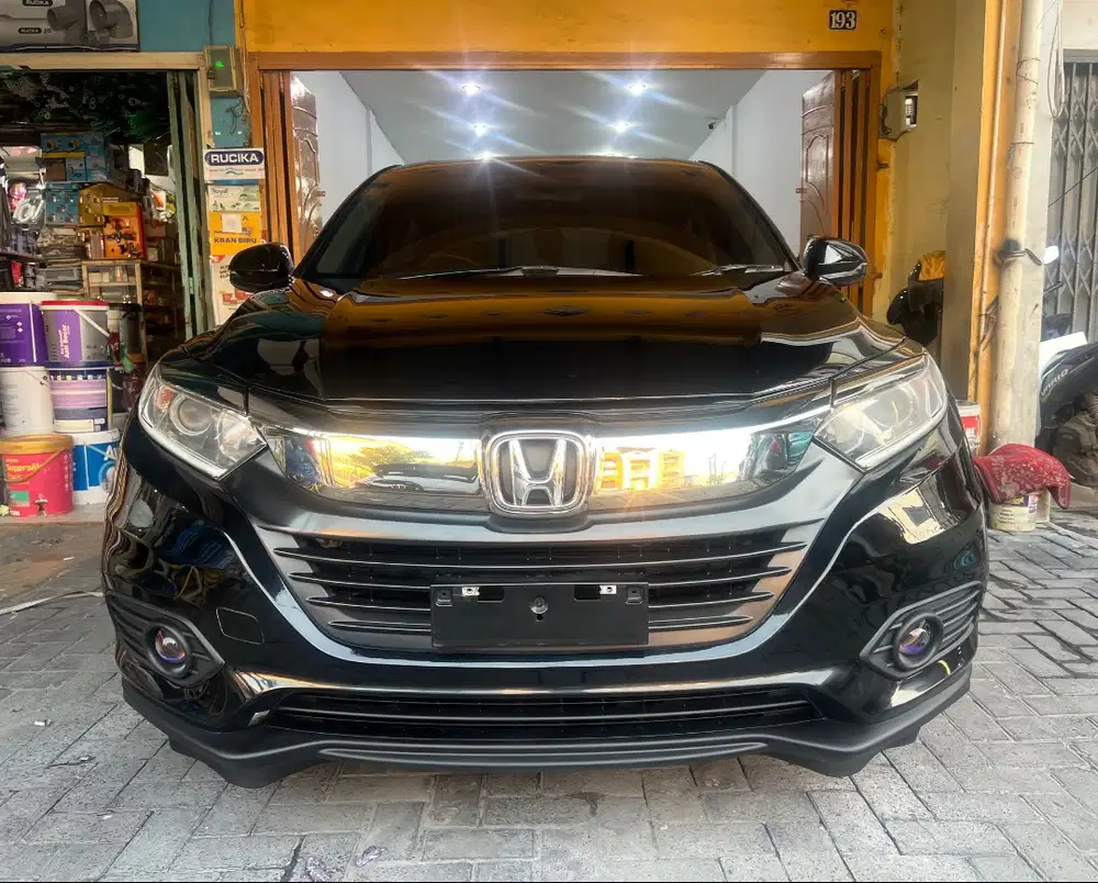 (TDP JUTA!) Honda HRV RU1 1.5 E CVT/Automatic CKD Hitam 2021 [HR-V]