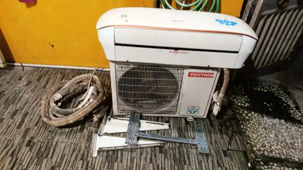 AC Polytron Neuva Ice 1/2 pk Kondisi Masih OK dan dingin