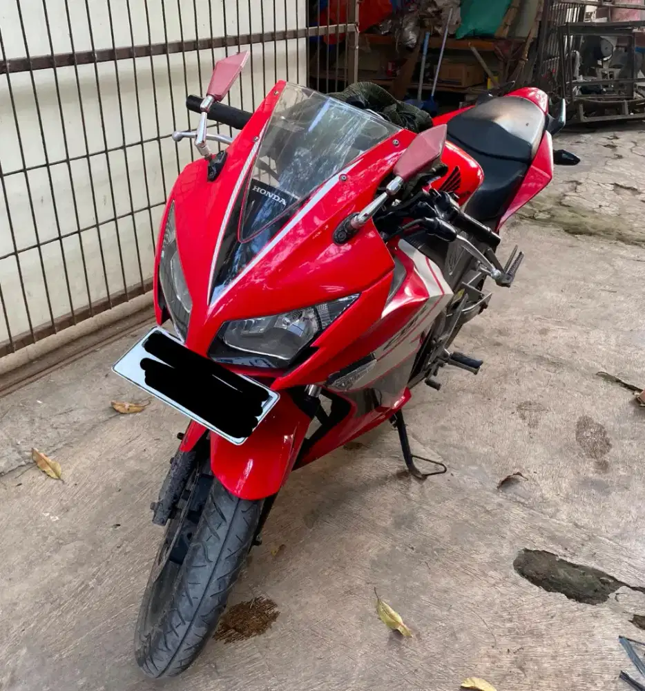 Honda CBR 150R 2016 KM 13 Ribu!!!