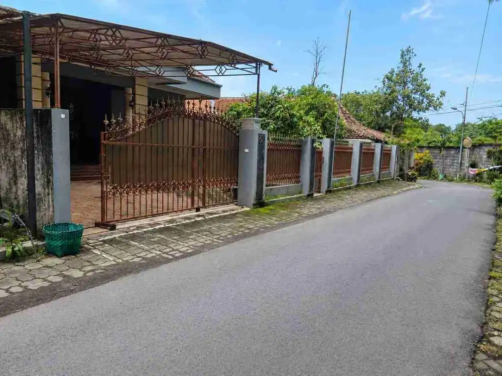 DIJUAL – Rumah Luas 520 m² Dekat Gembira Loka Jogja