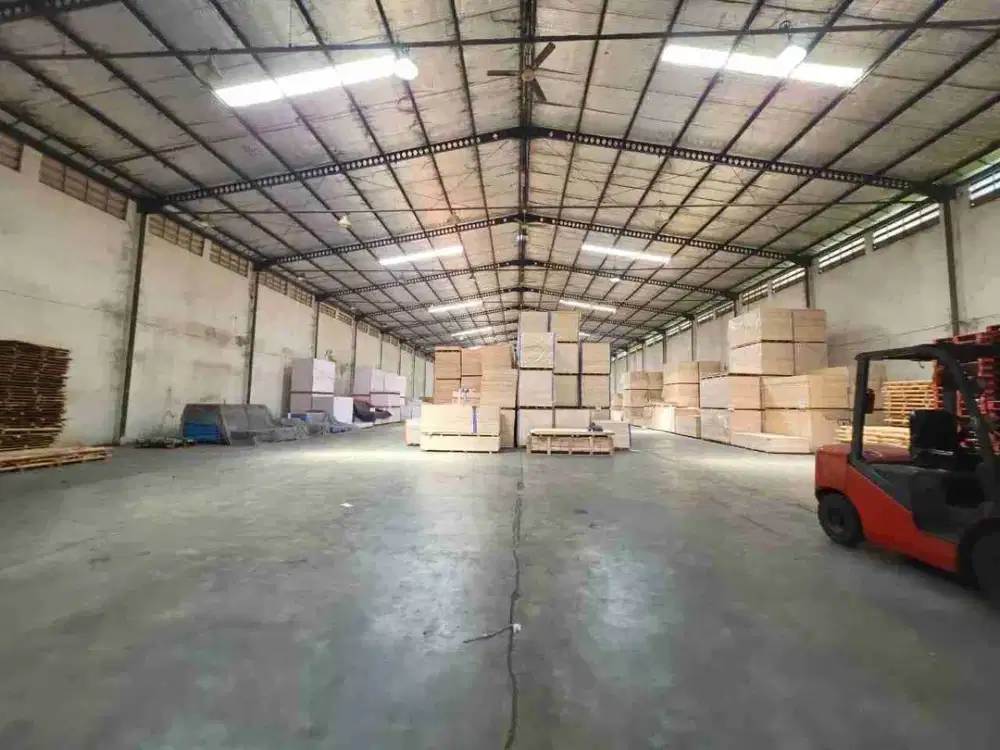 Disewakan Gudang Margomulyo Permai Main Road Jalan Utama