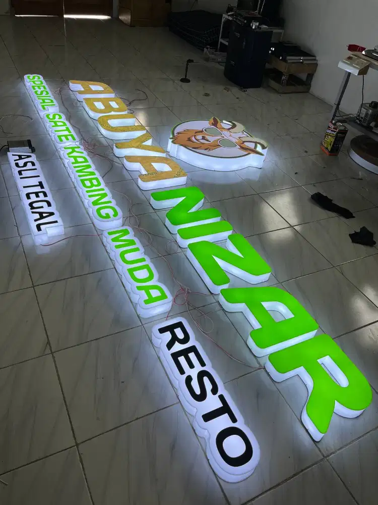 SPESIALIS HURUF TIMBUL & NEON BOX AKRILIK