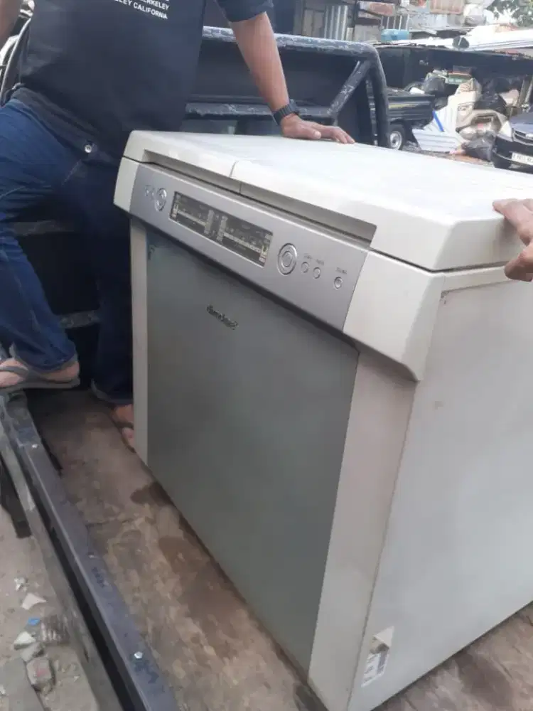 Menerima jual beli barang bekas