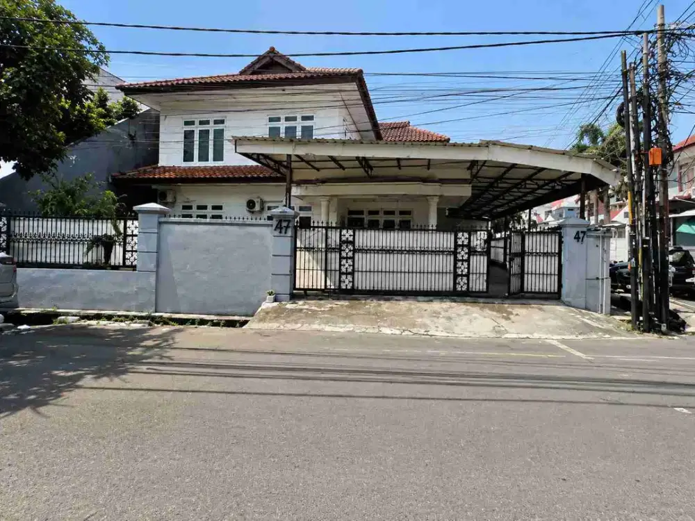 Rumah di Mampang Prapatan Dijual Cepat, Luas, Strategis, Jak - Sel