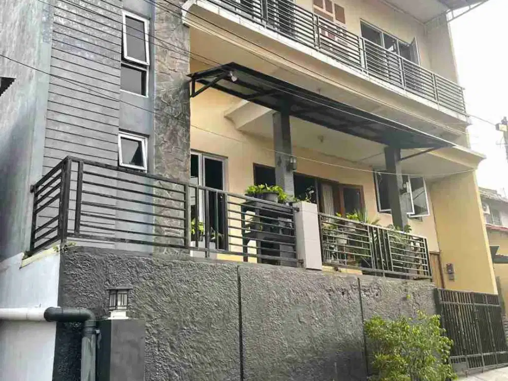 Rumah 2 Muka di Jl Papandayan Raya, Gajahmungkur Semarang