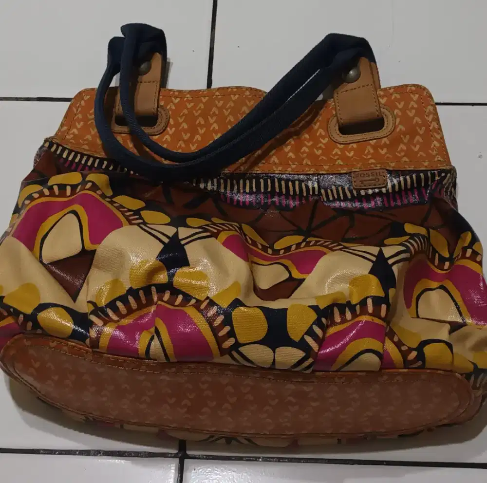 Tas wanita Merk Fossil
