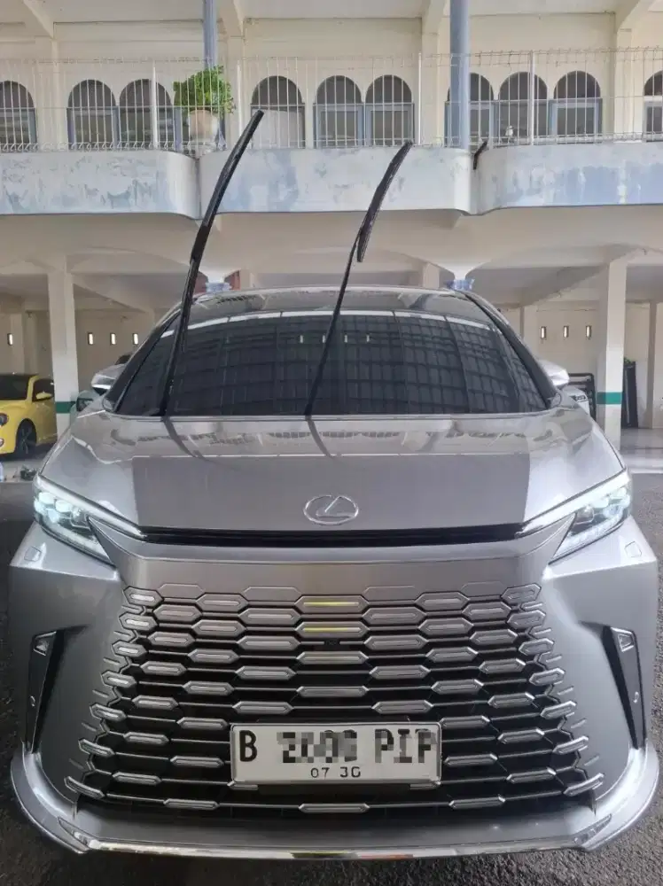 [6.500 KM] Lexus LM350h 7seater NIK 2025