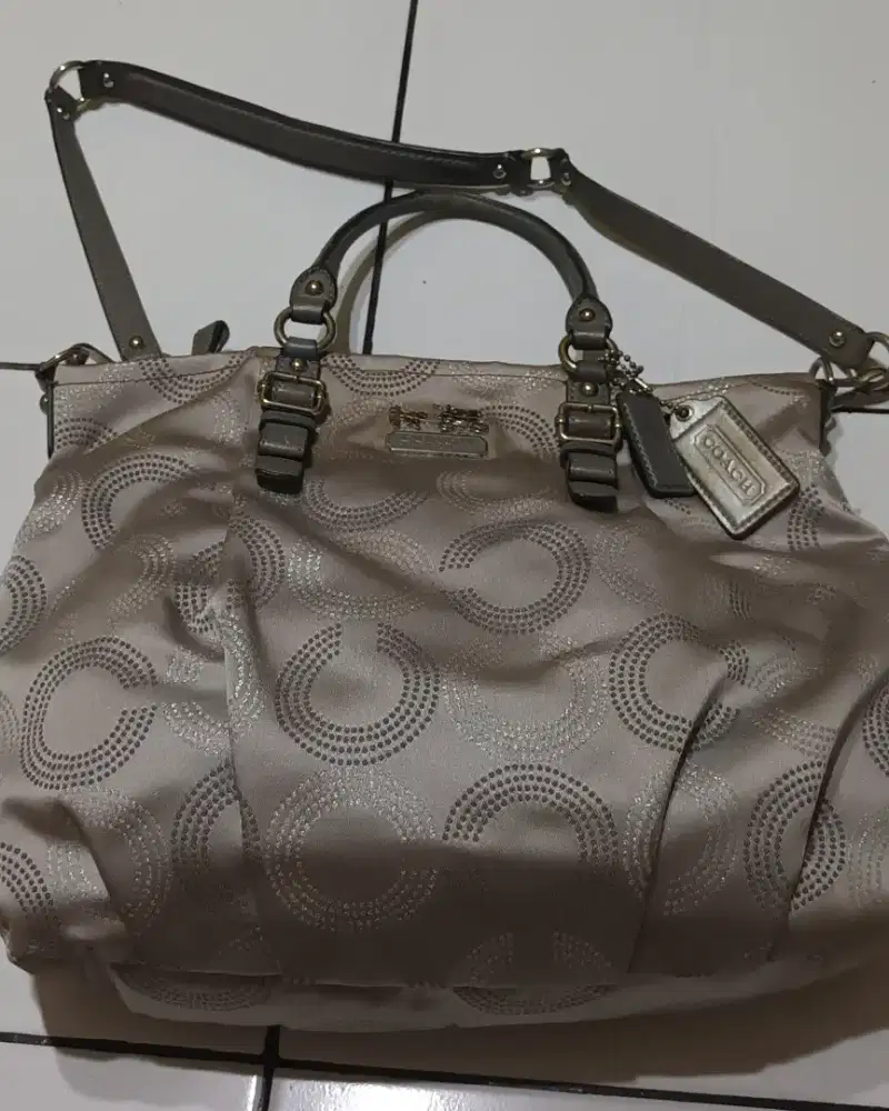Tas Wanita Merk Coach