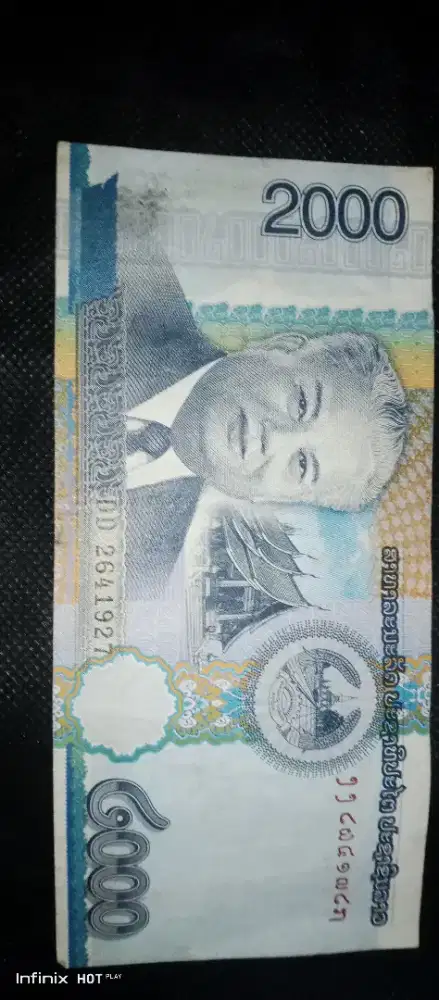 Mata uang asing TURKEY 20 lira tahun 2029/dan mata uang Laos 2000/2011