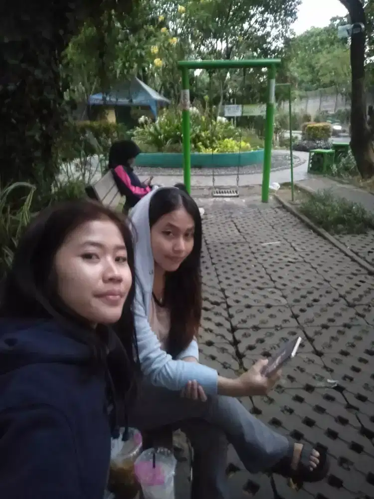 Cari loker dong buat berdua