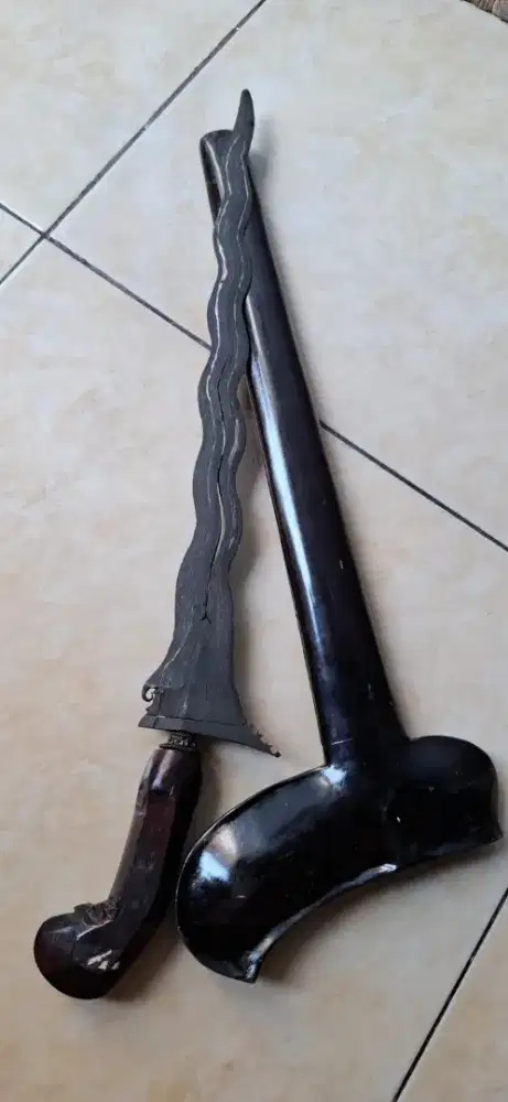 Keris serba 350