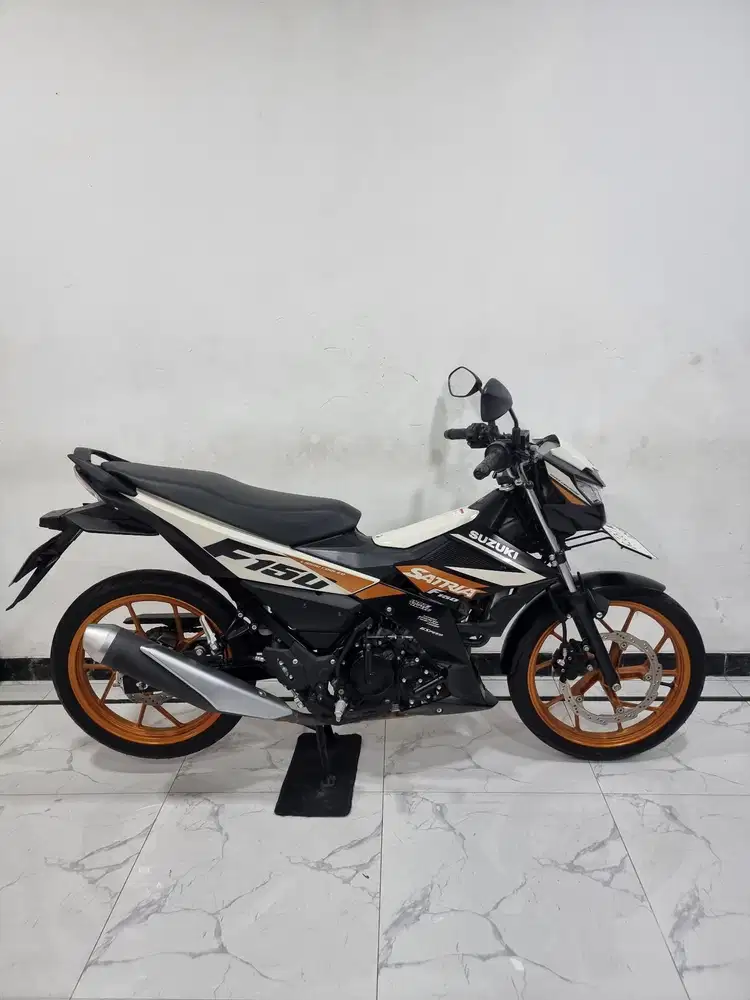 Suzuki Satria F150 Fi 2024 / 2025 bln 12 DIJAMIN SPT Baru Sudah alarm