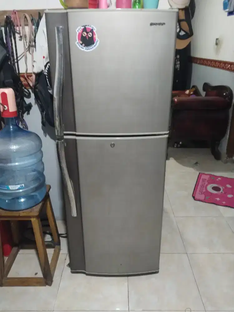 Dijual Kulkas 2 pintu sharp