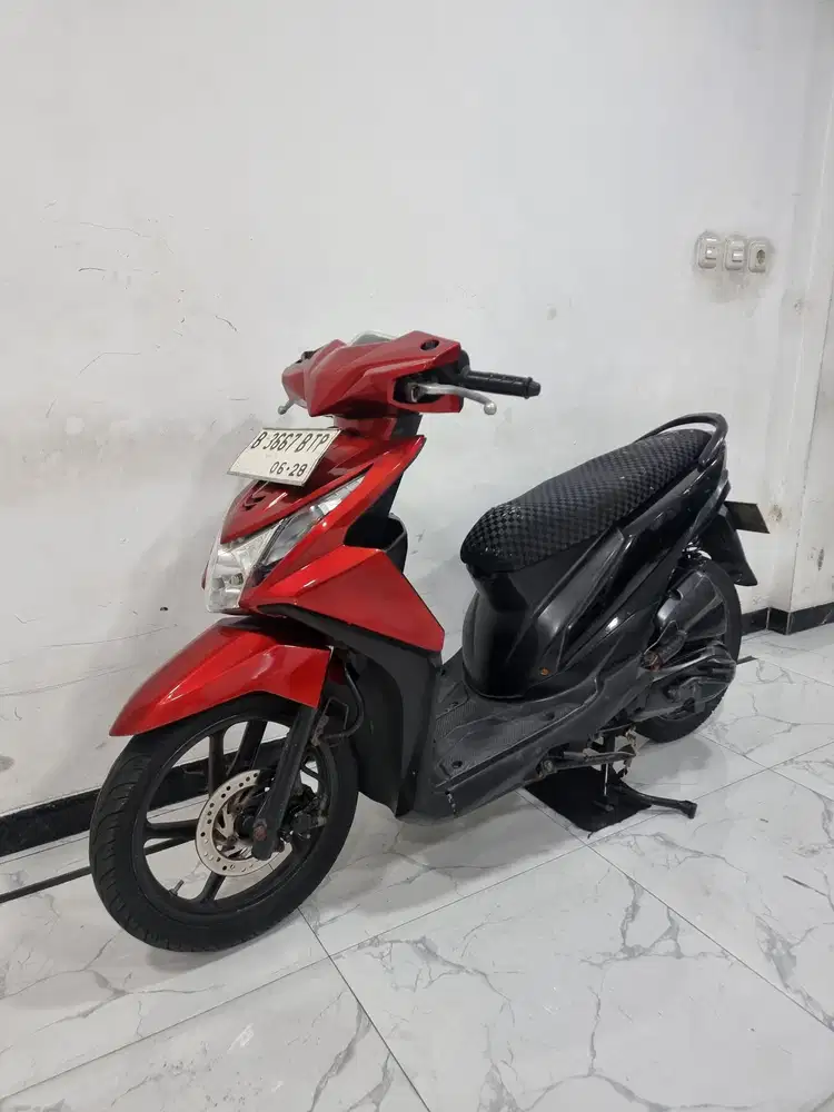 Honda Beat Fi 2013 bln 6 mesin halus
