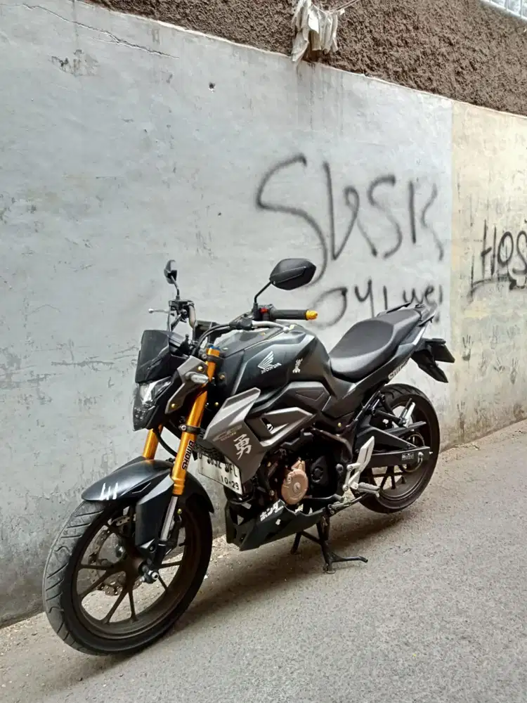 Honda CB 150R 2023 mulus antik