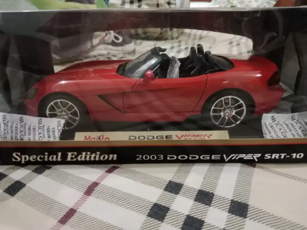 Maisto Dodge Viper 1:18
