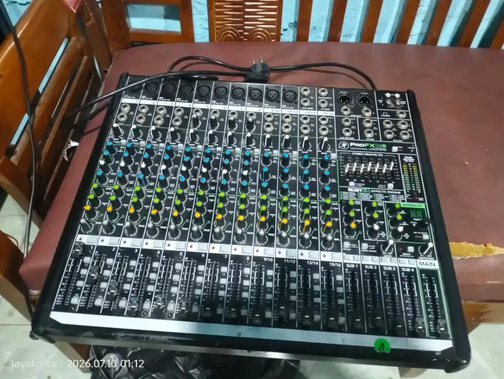 Mackie ProFX16v2 16-channel