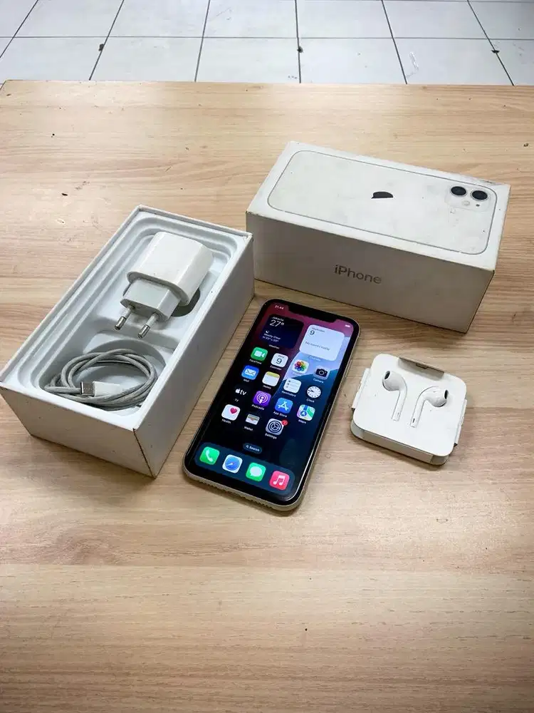 iPhone 11 White 64GB FULLSET nominus!