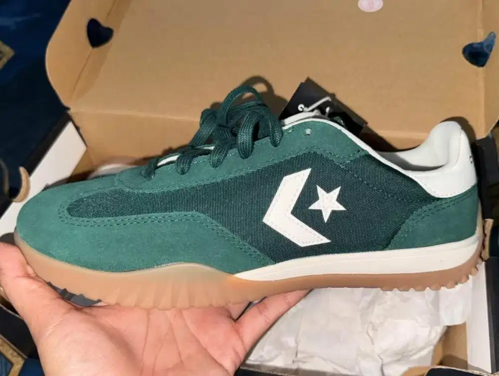 CONVERS RUN STAR TRAINER SZ 40 NEW ORIGINAL