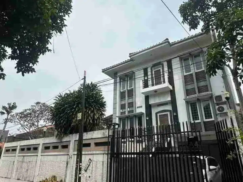 Dijual Rumah 3 Lantai di Jalan Bangka Mampang Prapatan Jakarta Selatan