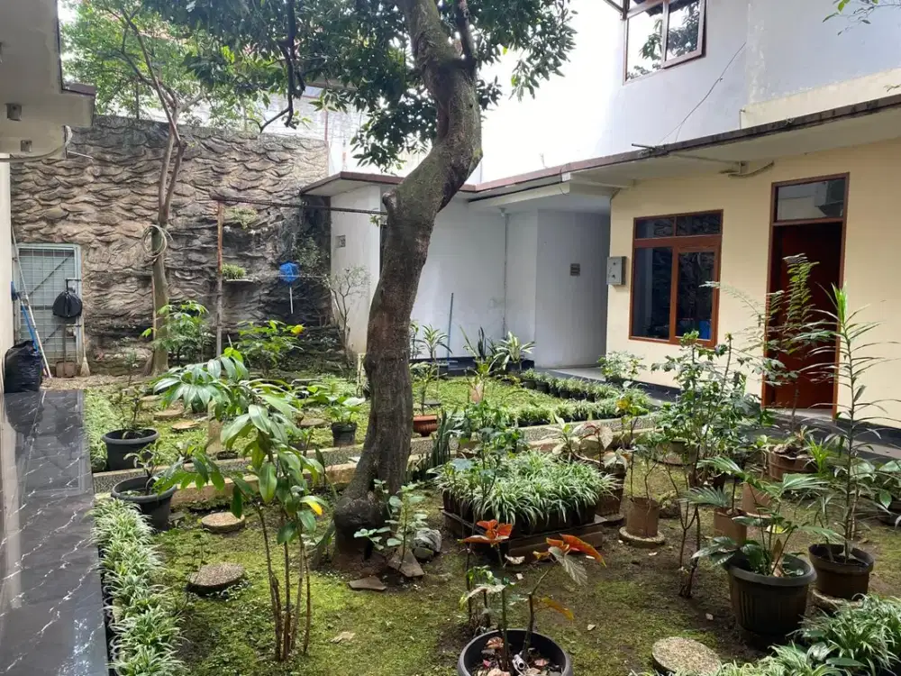 Rumah Mainroad Jl Supratman Bandung Kota