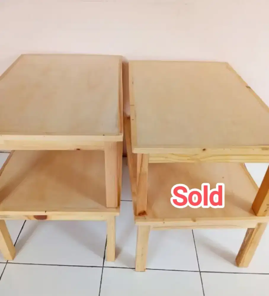 Meja lesehan mulus no minus